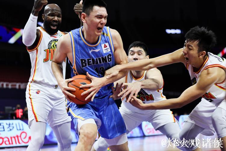 一日双赛 四川队一胜一负 一日双赛 四川队一胜一负